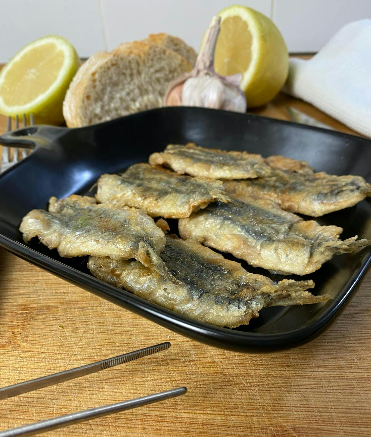 Anchovies marinated in lemon